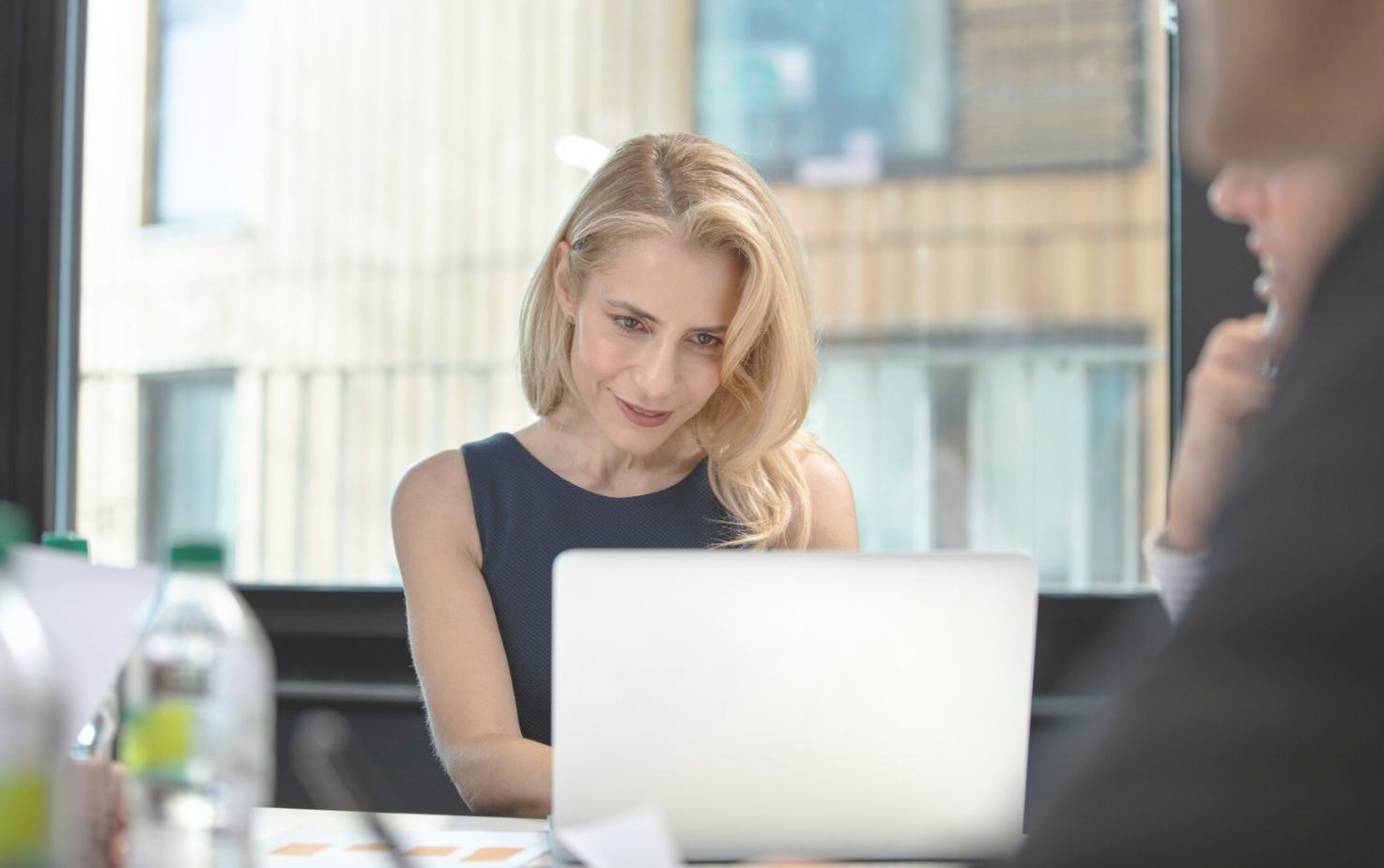 Специалисты анализируют туристические данные